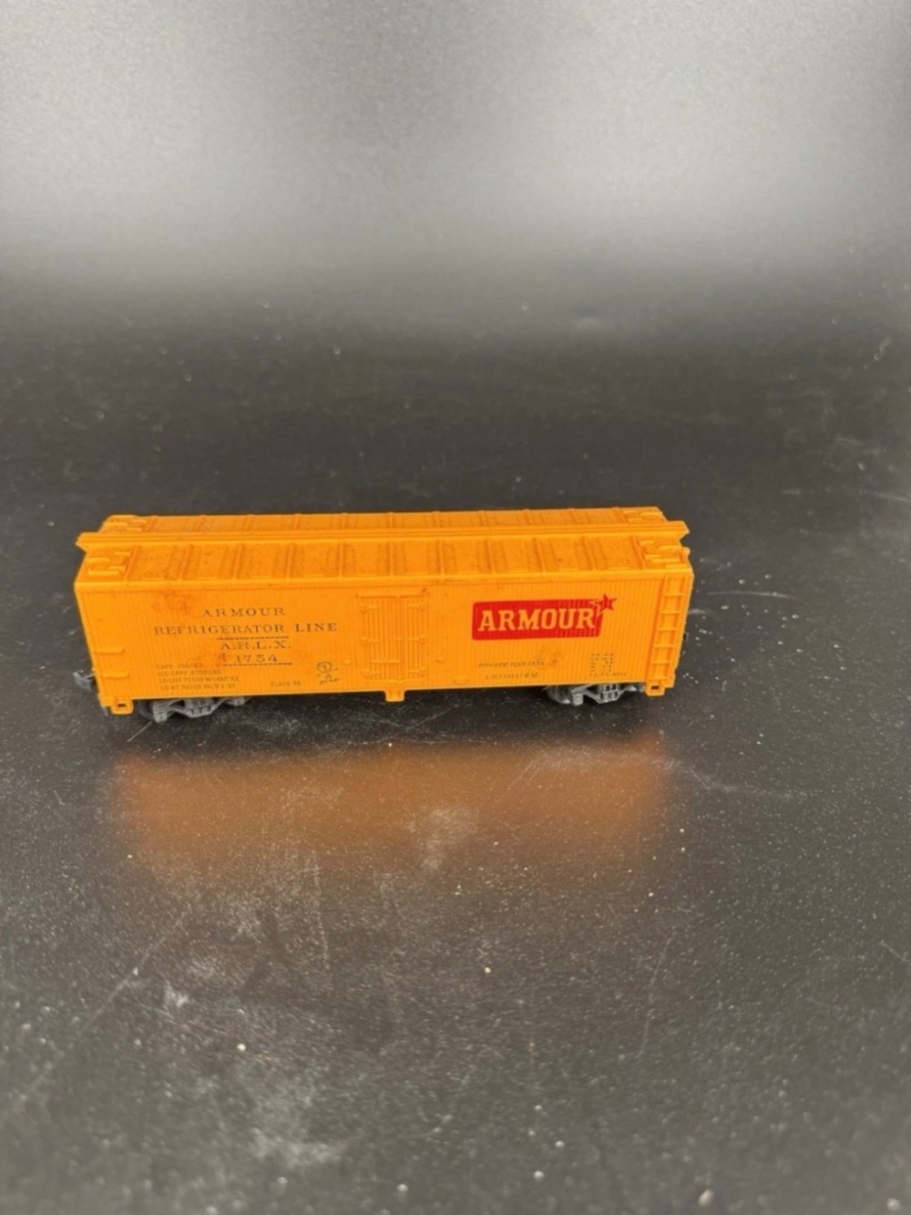 Mantua HO Scale Armour Refrigerator Car, 1754
